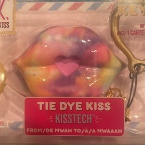 INTERACTIVE S.W.A.K KISSABLE KEYCHAIN TIE DYE KISS
